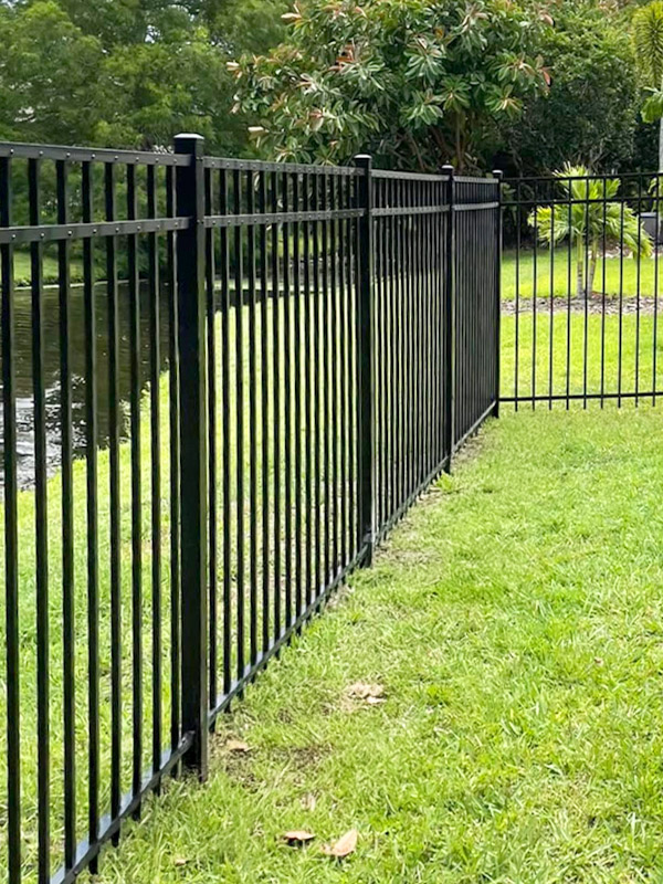 Aluminum Fence Contractor in Tampa Bay area