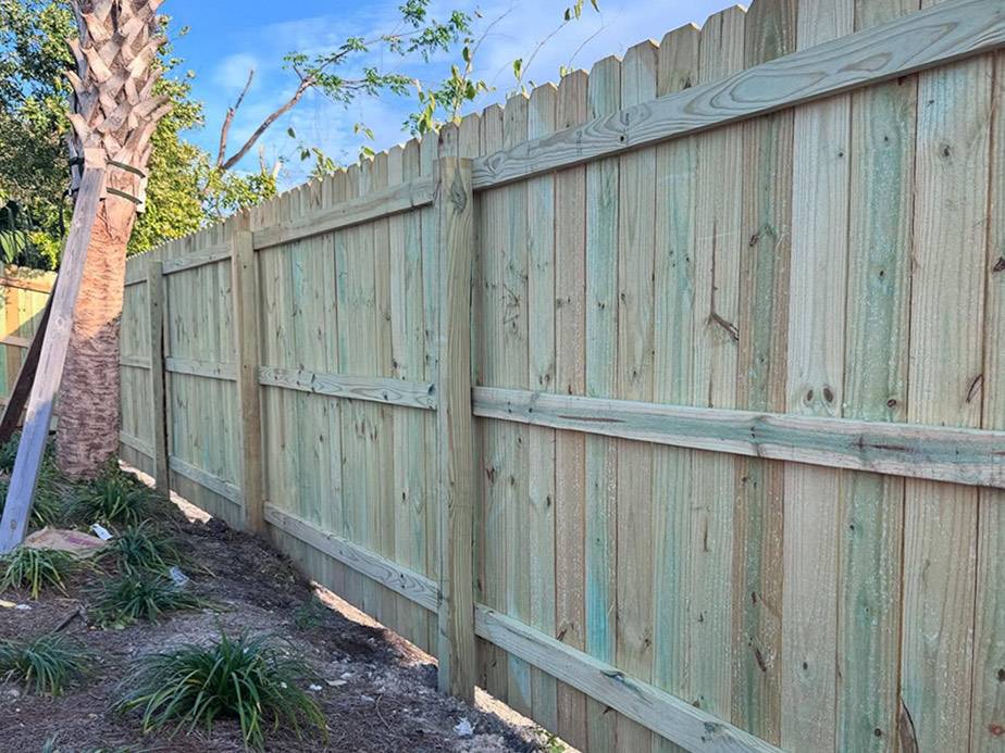 wood fence wesley chapel Florida