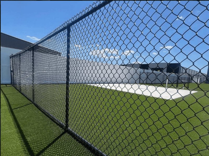 Chain link fence contractor in Tampa Bay area