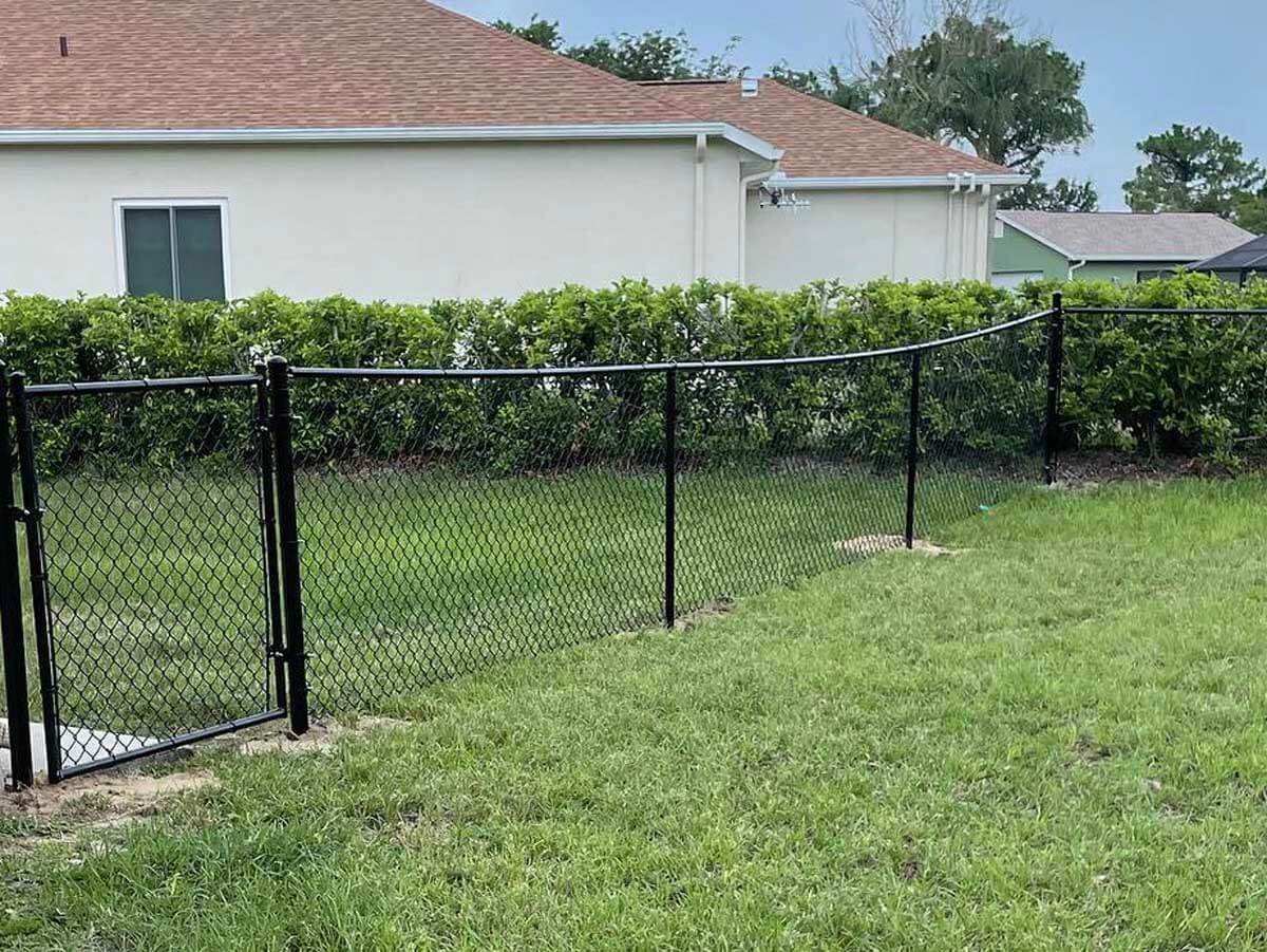 Chain Link Fences in The Tampa Bay area | Golden Eagle Fencing