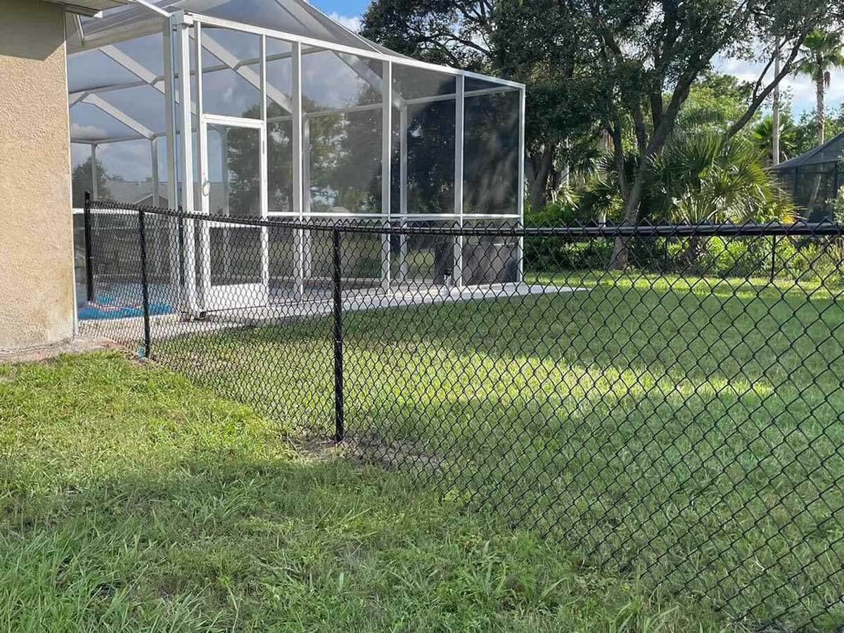 Chain Link Fences in The Tampa Bay area | Golden Eagle Fencing